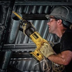 DeWalt DCA1820 18-20 V Lithium-Ion Battery Tune Up Clip 1 Pc -DeWALT Outlet 3eb9b91c 56b4 4bb8 9dd6 219cf27d290f