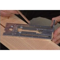 Universal Square 4-1/2 In. L X 7-1/2 In. H Aluminum Carpenter Square -DeWALT Outlet 87ad1643 747f 406e 8b10 d88874fe6476