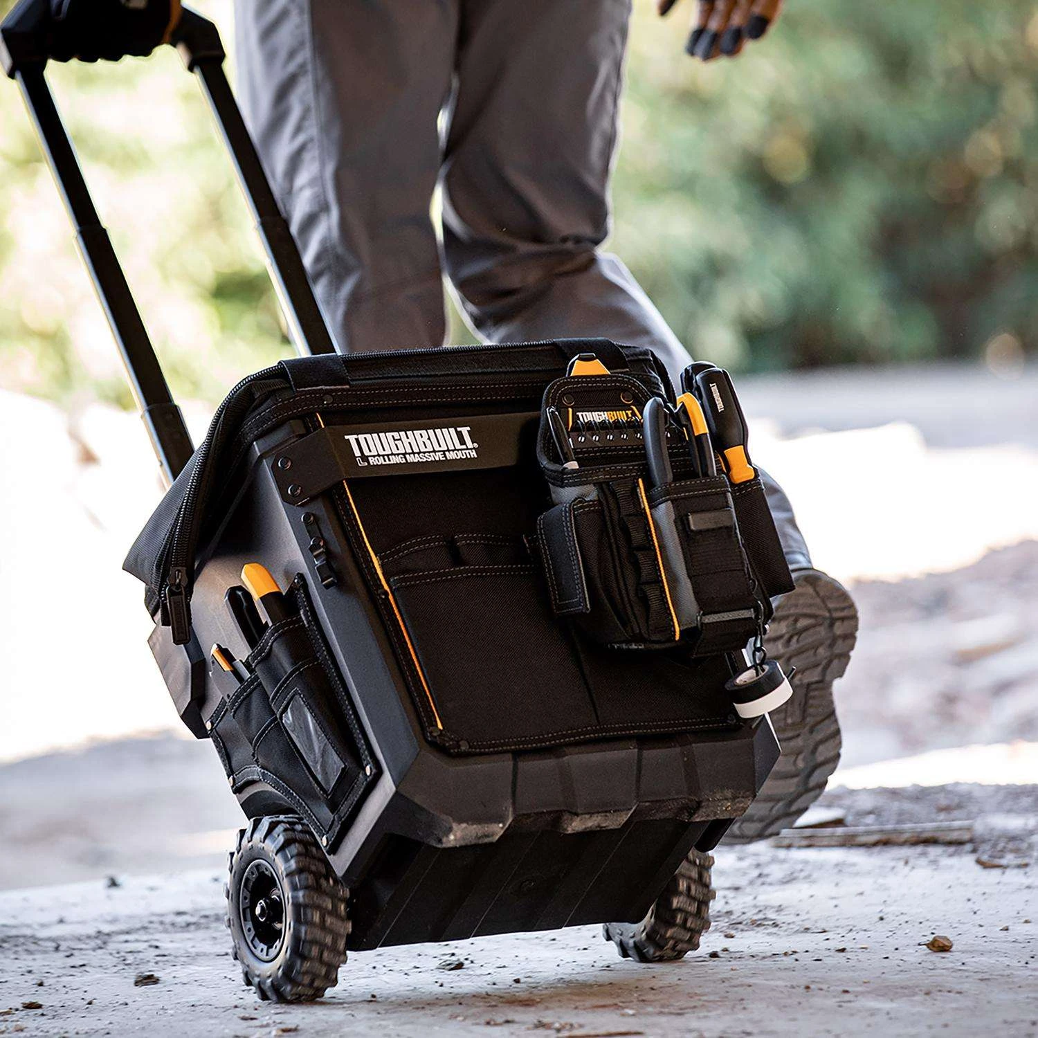 ToughBuilt 17.91 In. W X 19.69 In. H Polyester/Polypropylene Massive Mouth Roller Tool Bag 21 Pocket 6 ToughBuilt 17.91 In. W X 19.69 In. H Polyester/Polypropylene Massive Mouth Roller Tool Bag 21 Pocket - Image 4