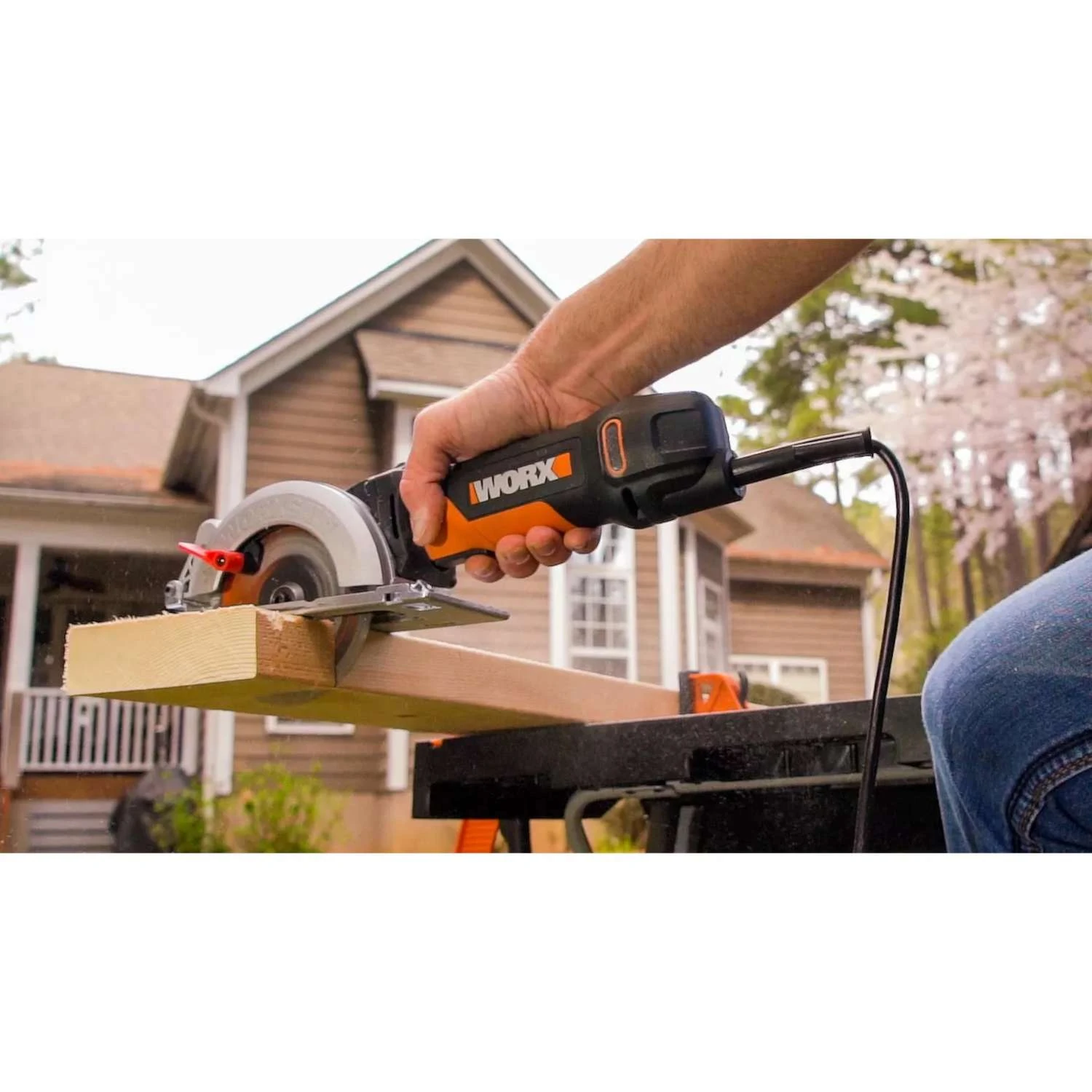 Worx 4.5 Amps 4-1/2 In. Corded Compact Circular Saw 7 Worx 4.5 Amps 4-1/2 In. Corded Compact Circular Saw - Image 5