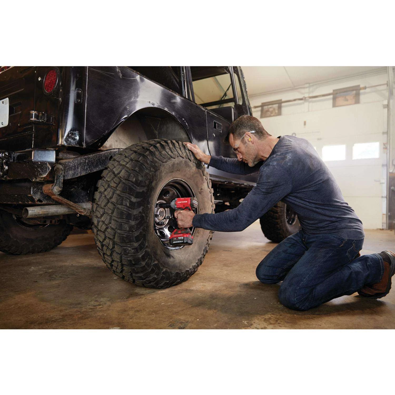 Craftsman V20 1/2 In. Cordless Brushless Impact Wrench Tool Only 7 Craftsman V20 1/2 In. Cordless Brushless Impact Wrench Tool Only - Image 5