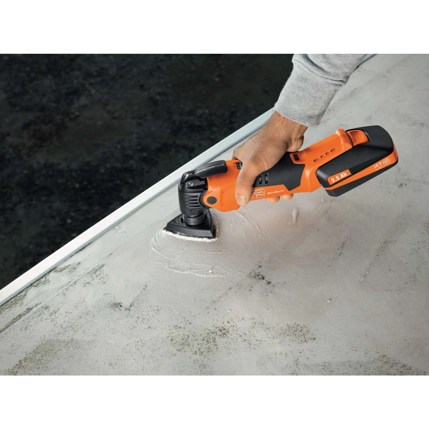 Fein 3 In. Aluminum Oxide Hook And Loop Sanding Sheets 180 Grit Medium 50 Pk 4 Fein 3 In. Aluminum Oxide Hook And Loop Sanding Sheets 180 Grit Medium 50 Pk - Image 2